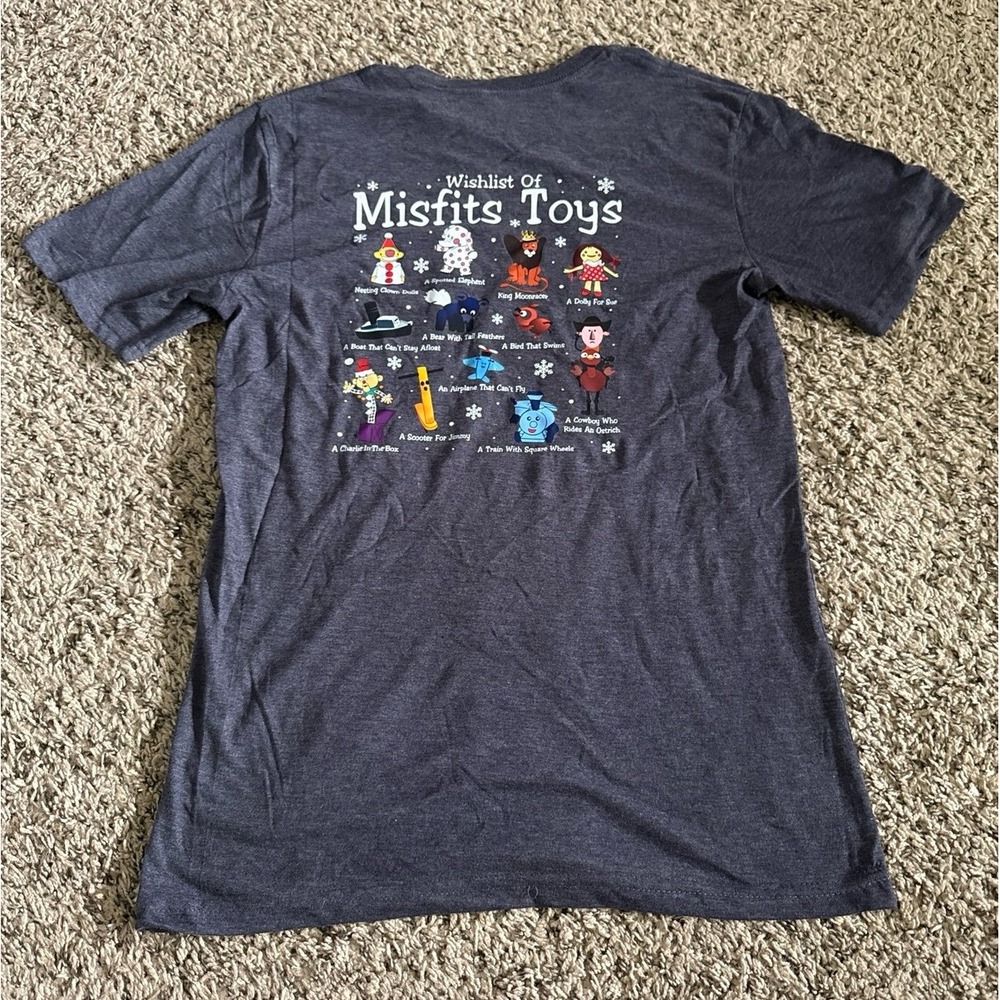 Dutlass Women's "A Bit of a Misfit" Christmas Blue Short Sleeve Tee Size Small - Picture 4 of 5